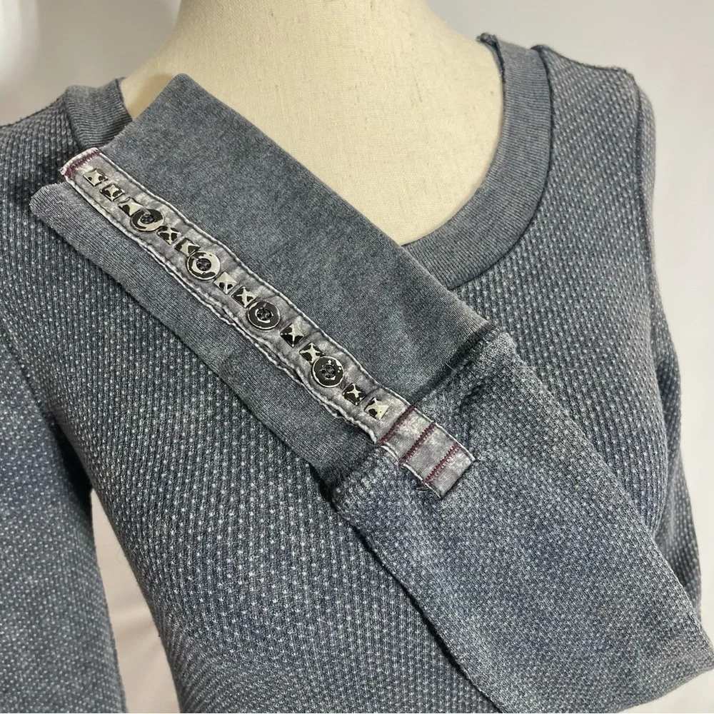 Free People • Studded Cuff Thermal Acid Wash Charcoal Gray S ASO Bella Swan - Picture 13 of 13